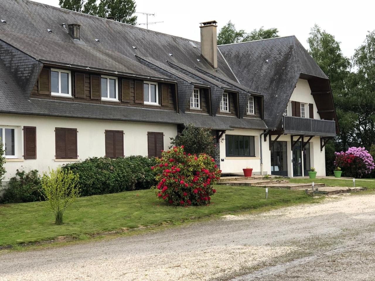 Hotel La Cle Des Champs Le Teilleul Exterior foto