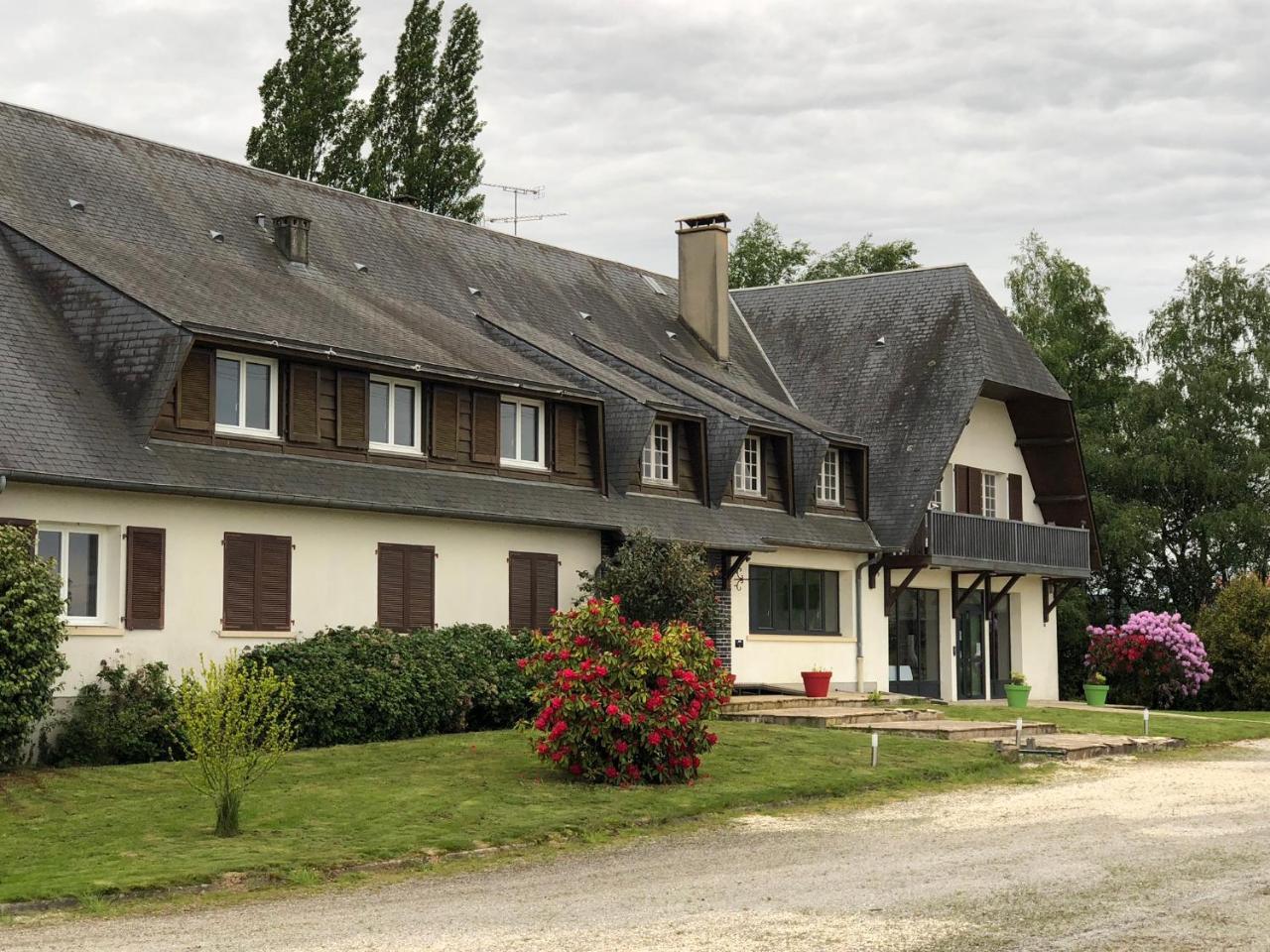 Hotel La Cle Des Champs Le Teilleul Exterior foto